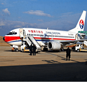 阿克苏红旗坡航空托运航空快运业稳步发展的原因是什么？